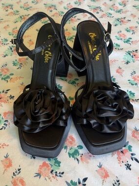 Chase + Chloe Black Rose Platform Heels